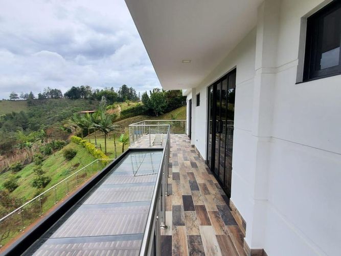Casa de 4 alcobas en venta en Centro, Rionegro, 370 m² · foto 13 de 13