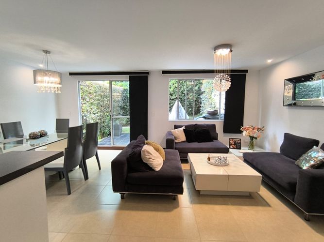 Casa de 3 alcobas en venta en Montessori, Envigado, 198 m² · foto 2 de 24