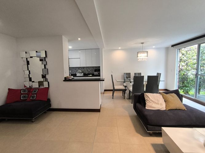 Casa de 3 alcobas en venta en Montessori, Envigado, 198 m² · foto 4 de 24