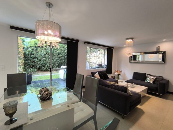 Casa de 3 alcobas en venta en Montessori, Envigado, 198 m² · foto 5 de 24