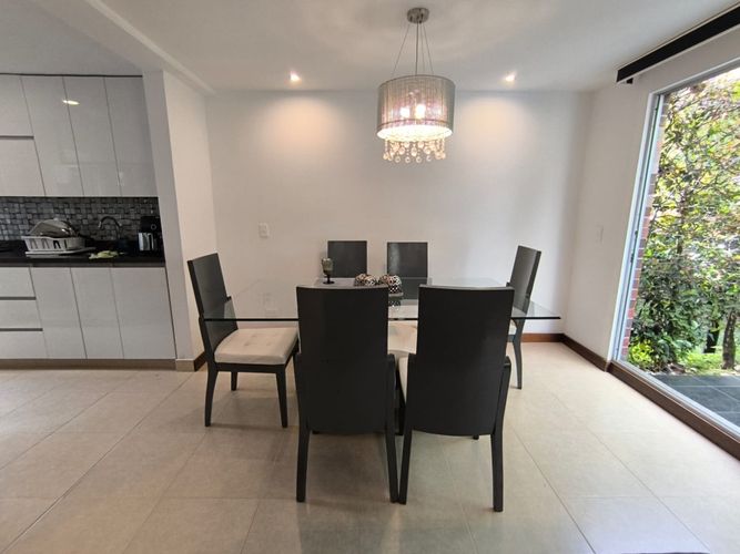 Casa de 3 alcobas en venta en Montessori, Envigado, 198 m² · foto 8 de 24