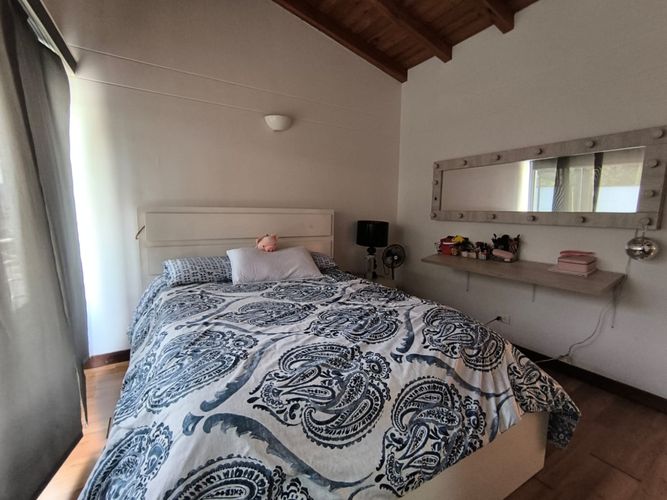 Casa de 3 alcobas en venta en Montessori, Envigado, 198 m² · foto 18 de 24