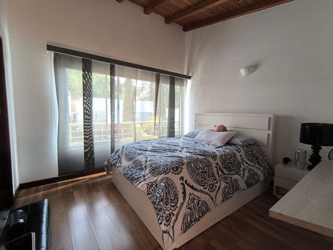 Casa de 3 alcobas en venta en Montessori, Envigado, 198 m² · foto 19 de 24