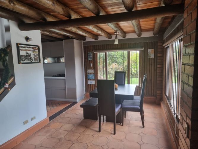 Casa de 3 alcobas en arriendo en El Rosal, Marinilla, 300 m² · foto 4 de 16