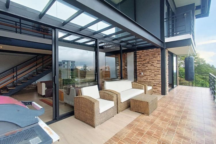 Casa de 5 alcobas en venta en Loma Del Escobero, El Retiro, 450 m² · foto 4 de 23