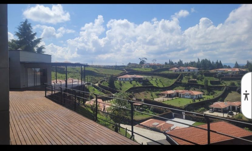 Casa de 3 alcobas en venta en Santa Ana, Rionegro, 270 m² · foto 2 de 22