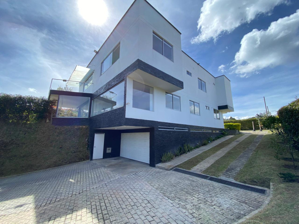 Casa Campestre en Venta en Loma del Escobero, Envigado