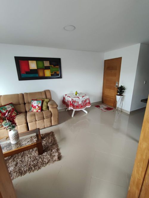Apartamento de 3 alcobas en venta en El Carmen De Viboral, El Carmen de Viboral, 86 m² · foto 2 de 12