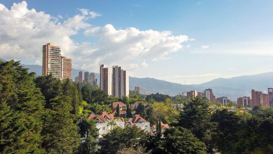 Apartamento de 4 alcobas en venta en Los Naranjos, Medellín, 425 m² · foto 10 de 10