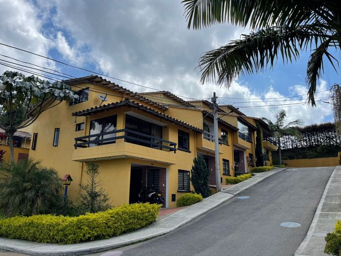 Lote en venta en La Charanga, Guarne, 119 m² · foto 3 de 5