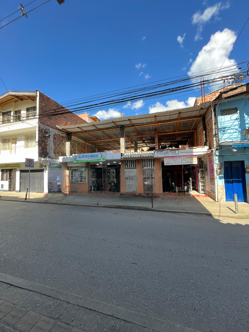 Casa en venta en Guamito, Guarne, 370 m² · foto 2 de 3