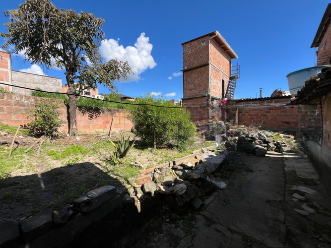 Casa en venta en Guamito, Guarne, 370 m² · foto 3 de 3