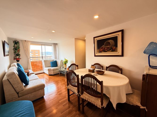 Apartamento de 3 alcobas en venta en Fac, Madrid, 63 m² · foto 2 de 21
