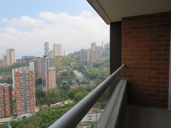 Apartamento en venta en Loma De San Jose, Sabaneta · foto 16 de 24
