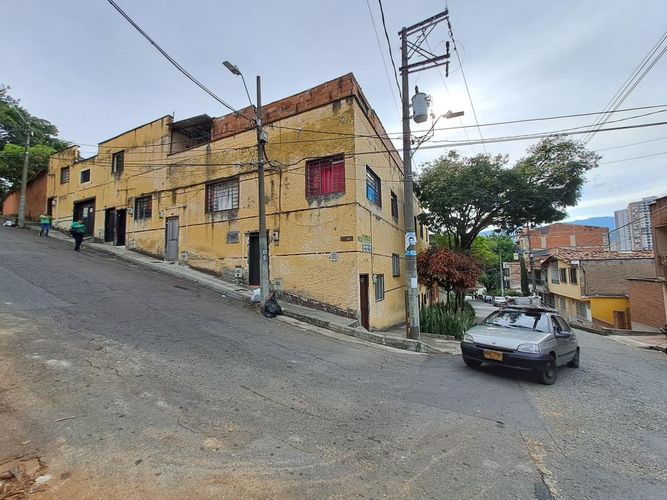 Edificio en venta en San German, Medellín, 879 m² · foto 6 de 6