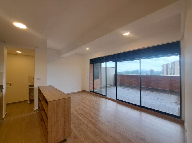 Apartamento de 2 alcobas en venta en Centro, Rionegro, 90 m² · foto 3 de 24