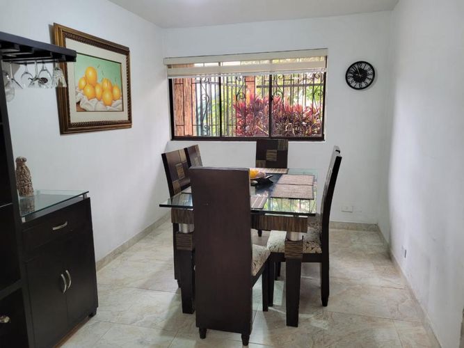 Casa de 5 alcobas en venta en La Castellana, Medellín, 362 m² · foto 4 de 24