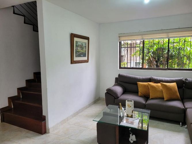 Casa de 5 alcobas en venta en La Castellana, Medellín, 362 m² · foto 8 de 24
