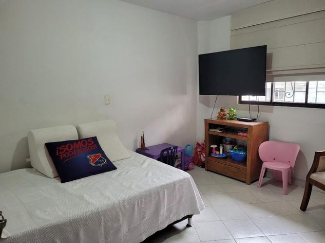 Casa de 5 alcobas en venta en La Castellana, Medellín, 362 m² · foto 24 de 24