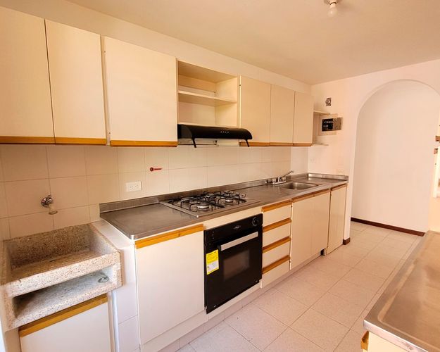 Apartamento de 3 alcobas en venta en El Poblado, Medellín, 97 m² · foto 3 de 19
