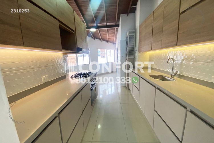 Apartamento de 5 alcobas en arriendo en Lorena, Medellín, 220 m² · foto 6 de 24