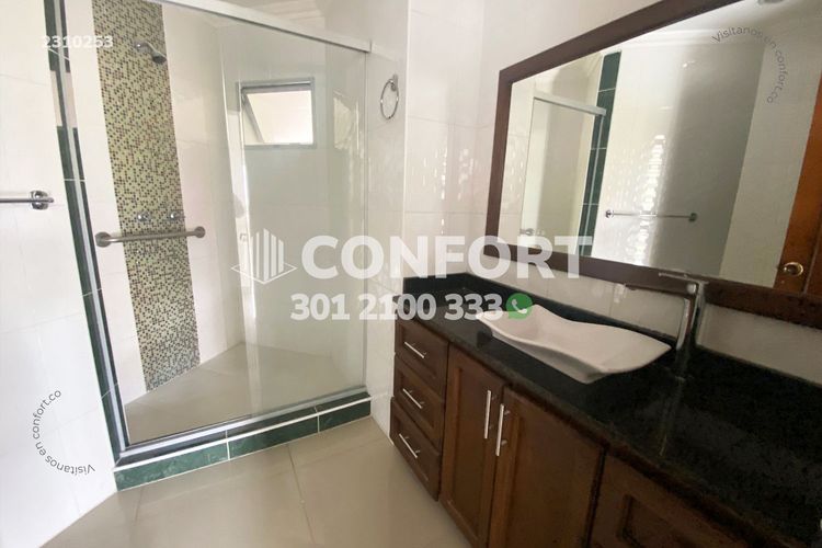 Apartamento de 5 alcobas en arriendo en Lorena, Medellín, 220 m² · foto 9 de 24