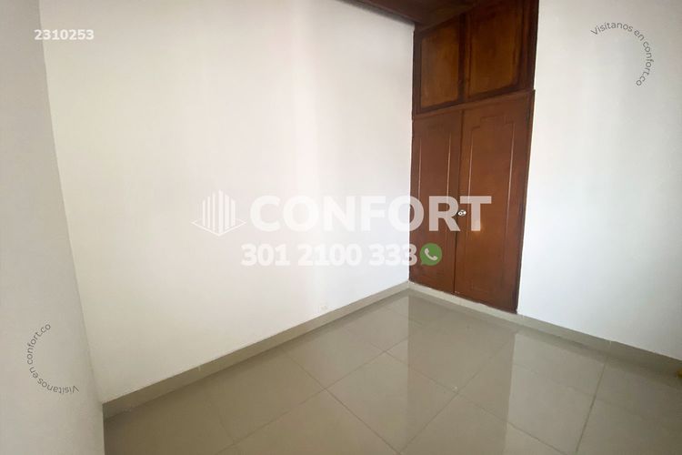 Apartamento de 5 alcobas en arriendo en Lorena, Medellín, 220 m² · foto 12 de 24