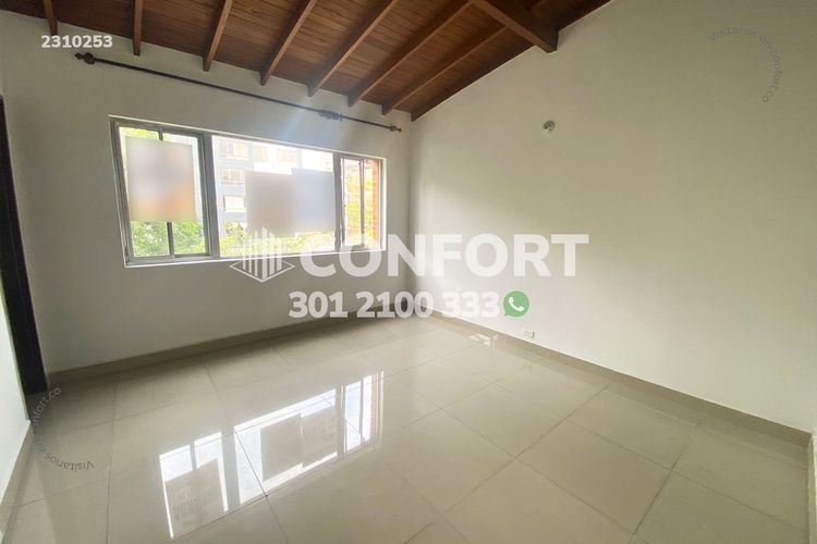Apartamento de 5 alcobas en arriendo en Lorena, Medellín, 220 m² · foto 10 de 24