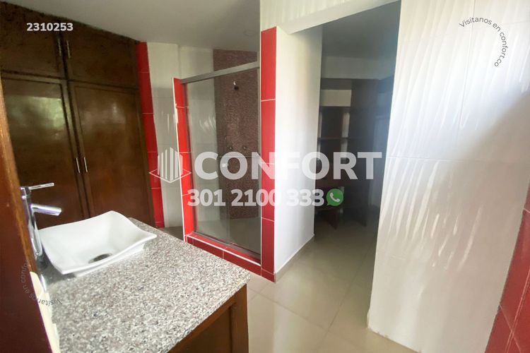 Apartamento de 5 alcobas en arriendo en Lorena, Medellín, 220 m² · foto 15 de 24
