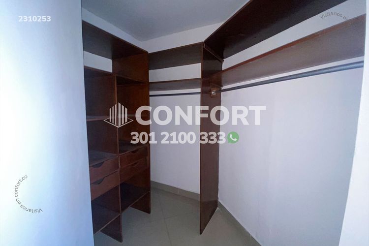 Apartamento de 5 alcobas en arriendo en Lorena, Medellín, 220 m² · foto 16 de 24