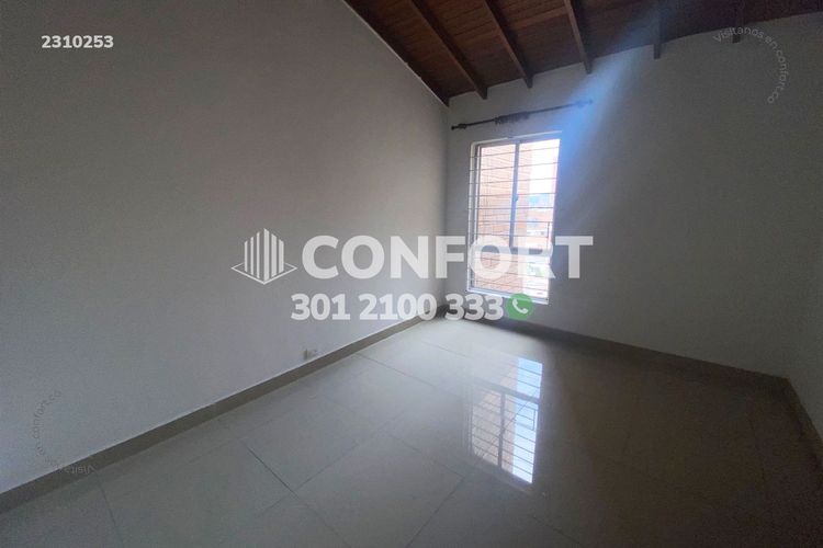 Apartamento de 5 alcobas en arriendo en Lorena, Medellín, 220 m² · foto 17 de 24