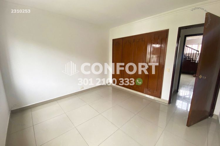 Apartamento de 5 alcobas en arriendo en Lorena, Medellín, 220 m² · foto 22 de 24
