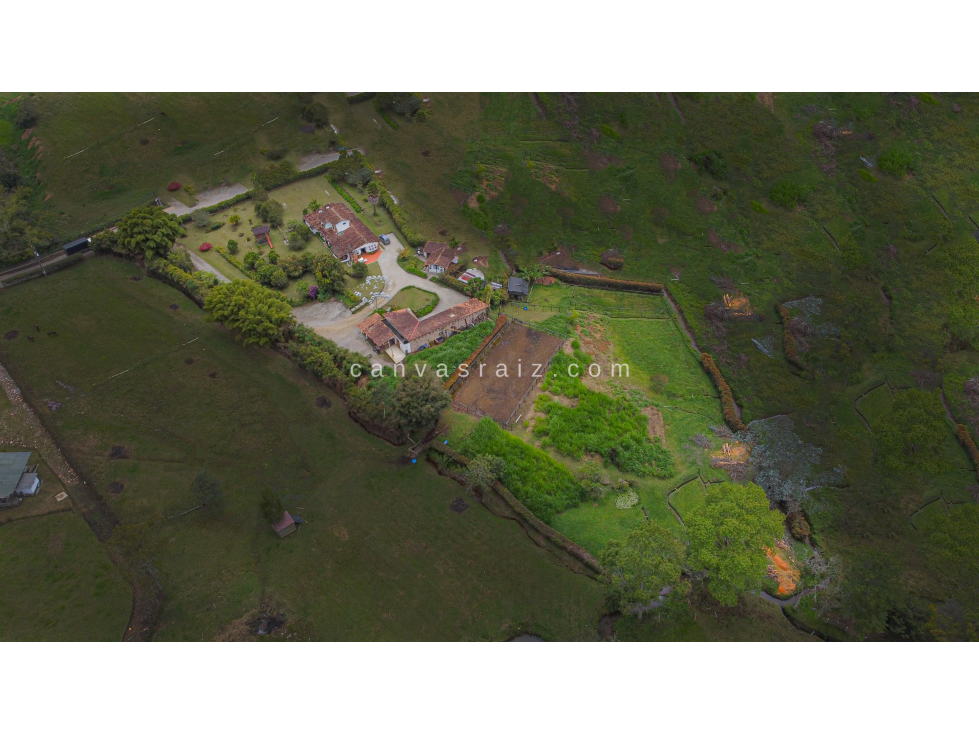5BR Country House in Pontezuela (280 m²) for Sale - 2