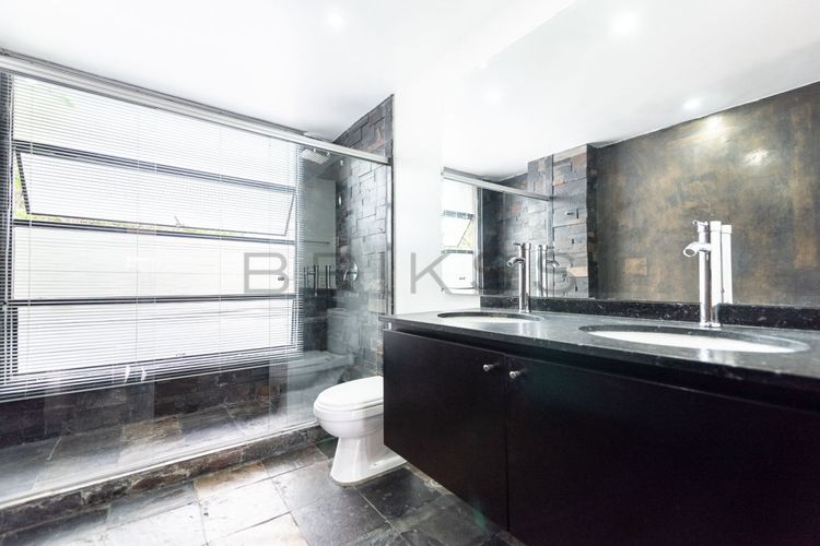 Apartaestudio en venta en Quinta Camacho, Bogotá, 80 m² · foto 8 de 8