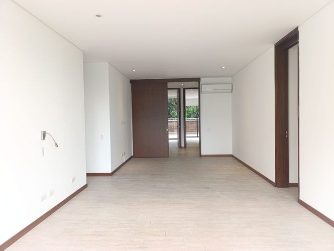 Apartamento de 3 alcobas en arriendo en El Poblado, Medellín, 280 m² · foto 11 de 18