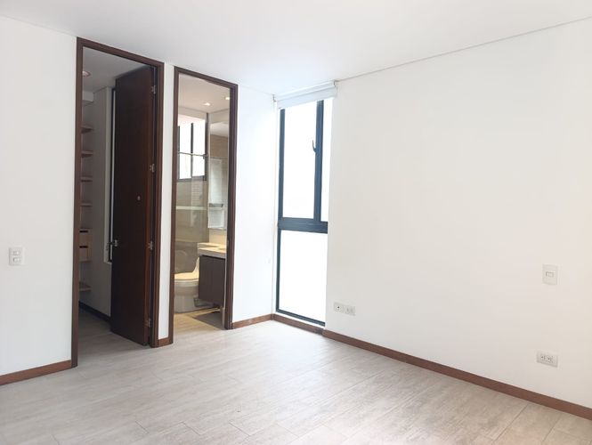 Apartamento de 3 alcobas en arriendo en El Poblado, Medellín, 280 m² · foto 14 de 18