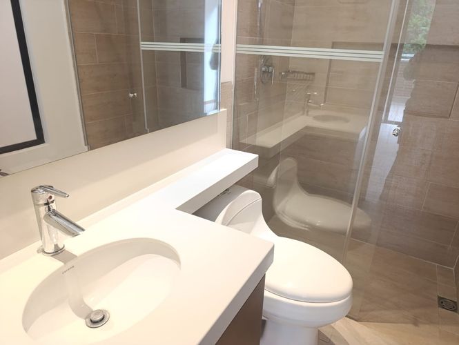 Apartamento de 3 alcobas en arriendo en El Poblado, Medellín, 280 m² · foto 17 de 18
