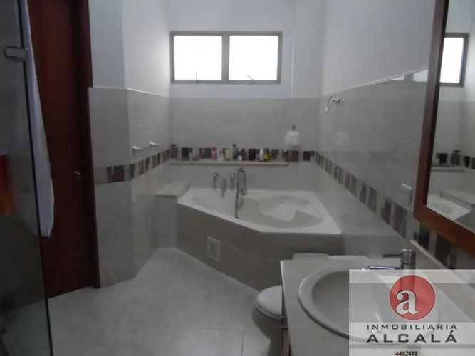 Casa de 4 alcobas en venta en Loma Del Esmeraldal, Envigado, 450 m² · foto 13 de 18