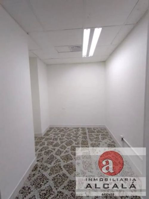 Oficina en arriendo en Zona Centro, Envigado, 80 m² · foto 3 de 5