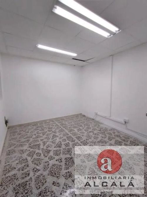 Oficina en arriendo en Zona Centro, Envigado, 80 m² · foto 4 de 5