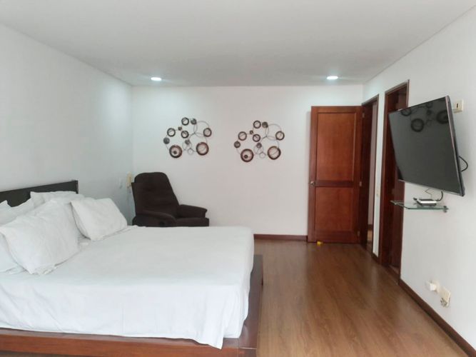 Apartamento de 3 alcobas en arriendo en El Tesoro, Medellín, 220 m² · foto 8 de 17