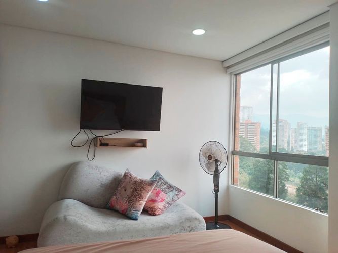 Apartamento de 3 alcobas en arriendo en El Tesoro, Medellín, 220 m² · foto 9 de 17