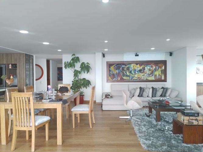 Apartamento de 3 alcobas en arriendo en El Tesoro, Medellín, 220 m² · foto 3 de 17