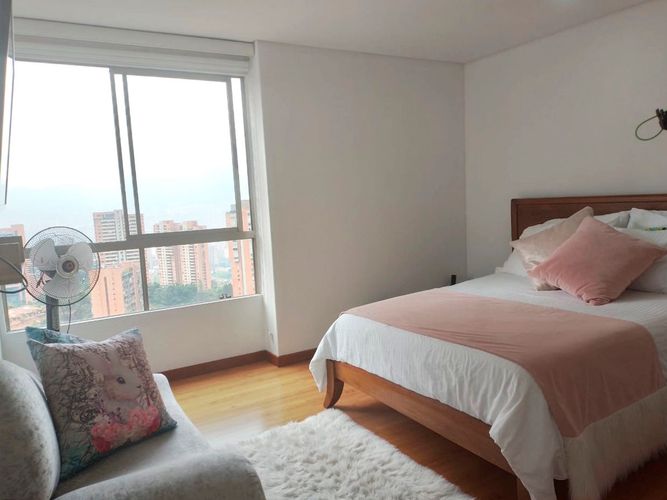 Apartamento de 3 alcobas en arriendo en El Tesoro, Medellín, 220 m² · foto 15 de 17