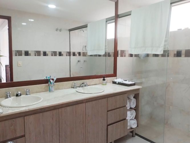 Apartamento de 3 alcobas en arriendo en El Tesoro, Medellín, 220 m² · foto 14 de 17