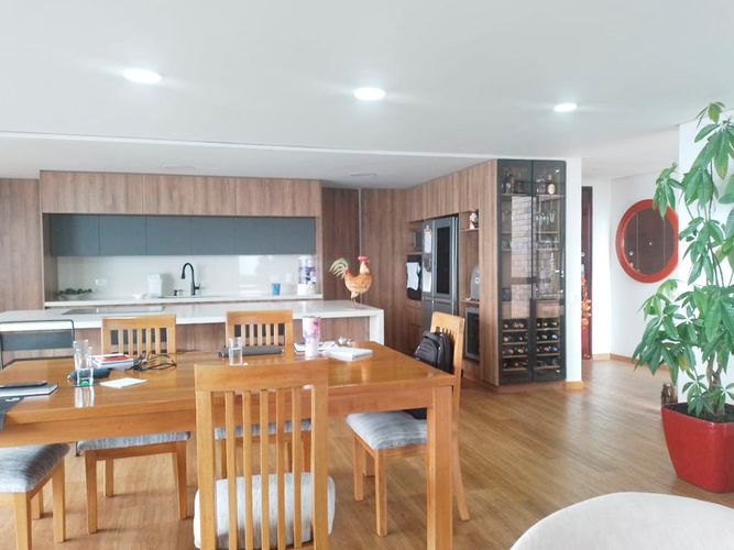Apartamento de 3 alcobas en arriendo en El Tesoro, Medellín, 220 m² · foto 2 de 17