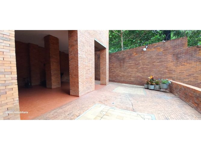 Apartamento de 3 alcobas en venta en Arboledas, Cali, 160 m² · foto 22 de 24