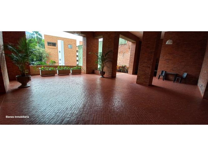 Apartamento de 3 alcobas en venta en Arboledas, Cali, 160 m² · foto 23 de 24
