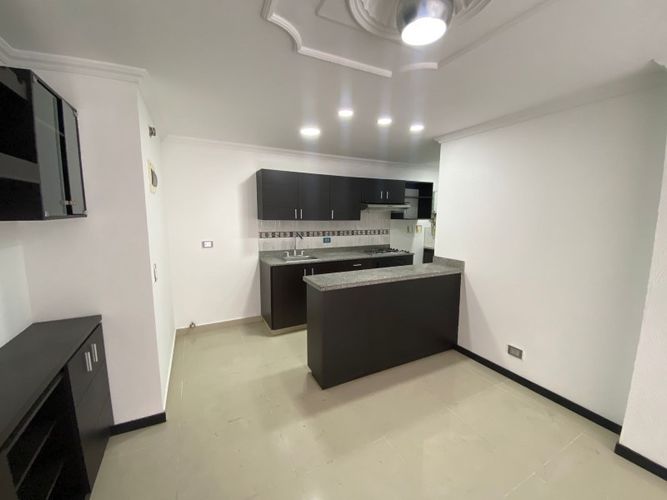 Apartamento de 3 alcobas en arriendo en Villa Carlota, Medellín, 84 m² · foto 2 de 14