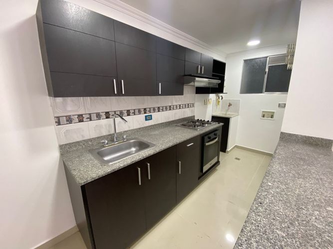 Apartamento de 3 alcobas en arriendo en Villa Carlota, Medellín, 84 m² · foto 3 de 14